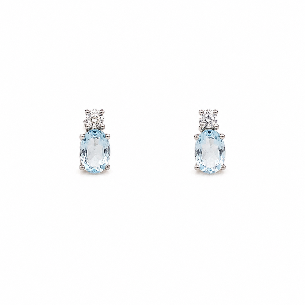 Orecchini con Zircone Azzurro e Bianco in Oro Bianco