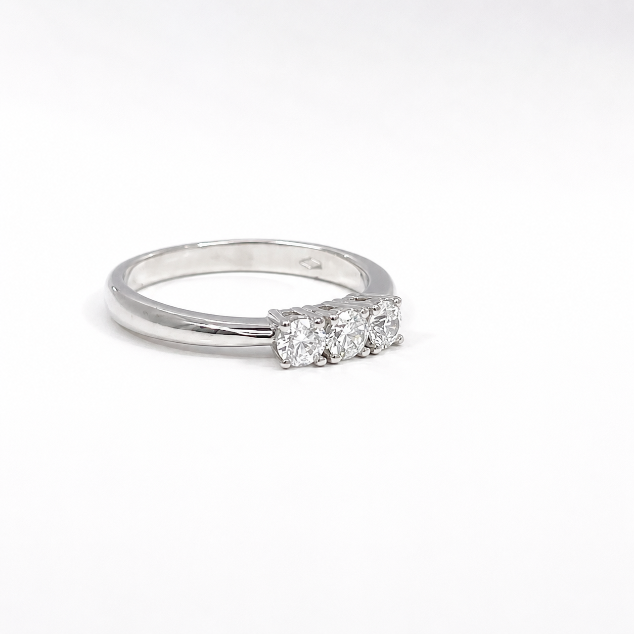 Anello Trilogy in Oro Bianco 9kt con Zirconi Bianchi