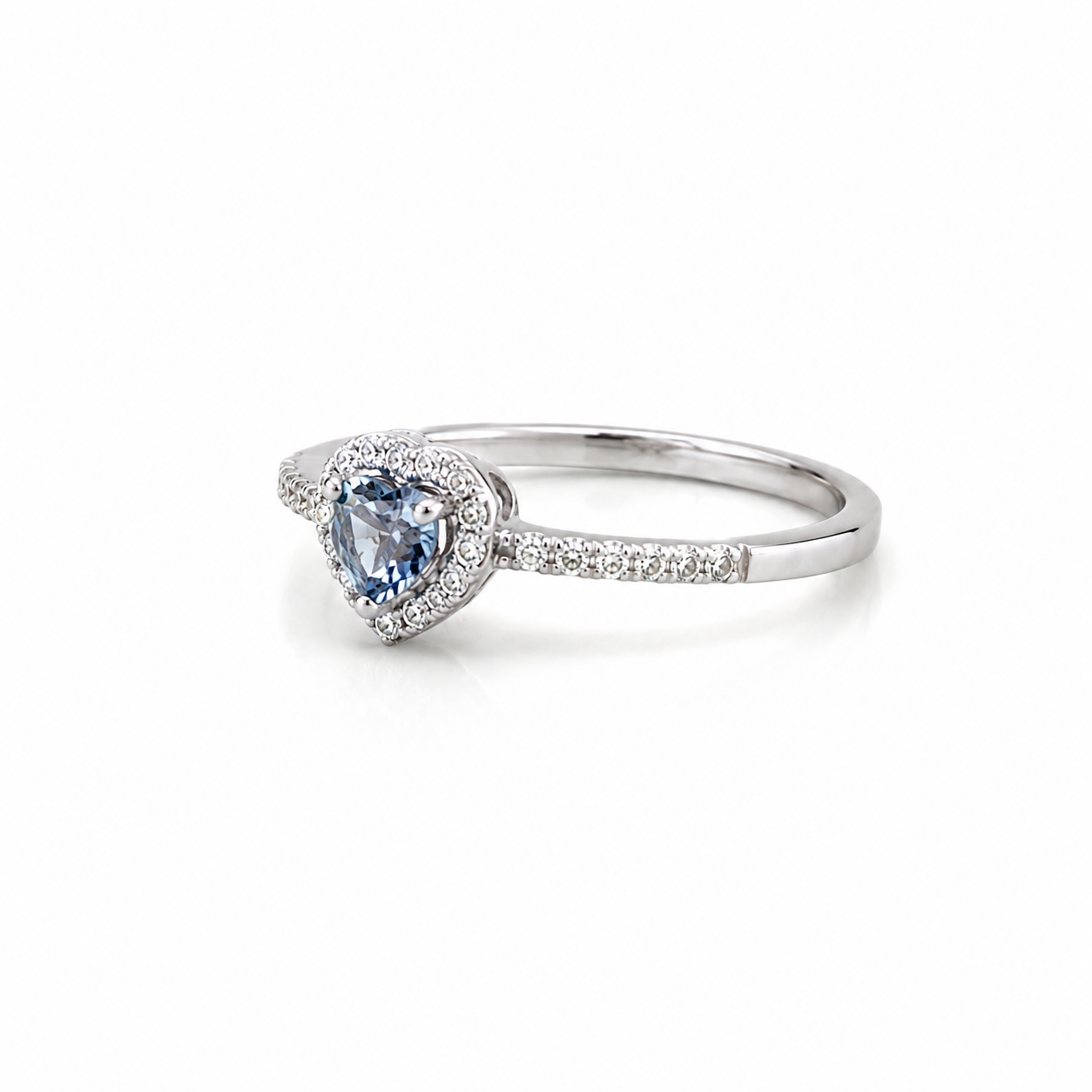 Anello Cuore in Oro Bianco 9kt con Zircone Azzurro e Zirconi Bianchi