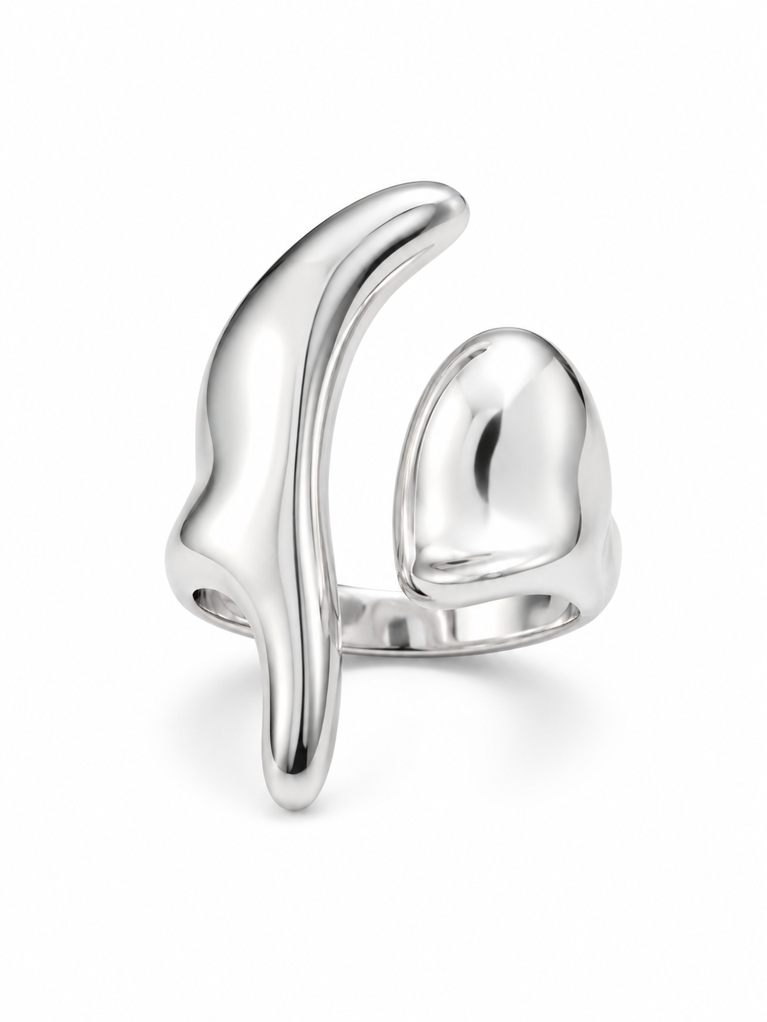 Anello in Acciaio Argento dal Design Organico