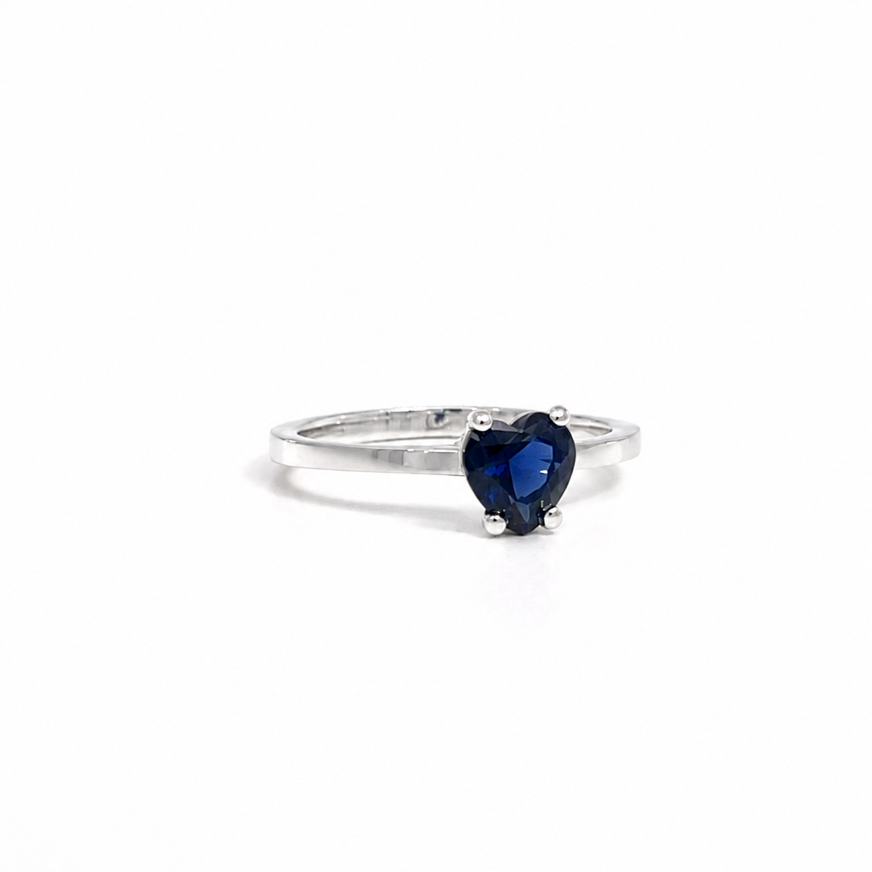 Anello Oro Bianco 9Kt con Zircone Cuore Blu