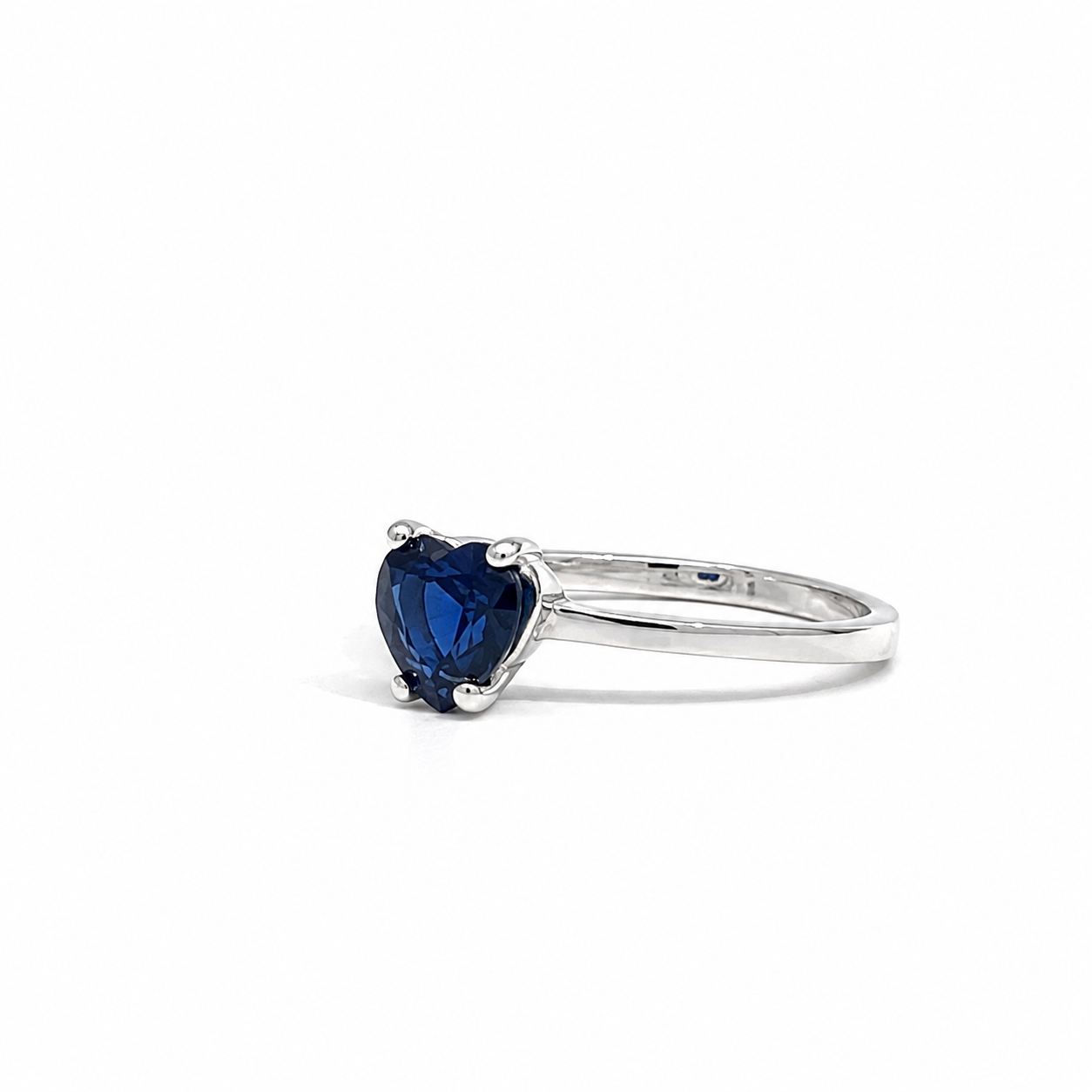 Anello Oro Bianco 9Kt con Zircone Cuore Blu