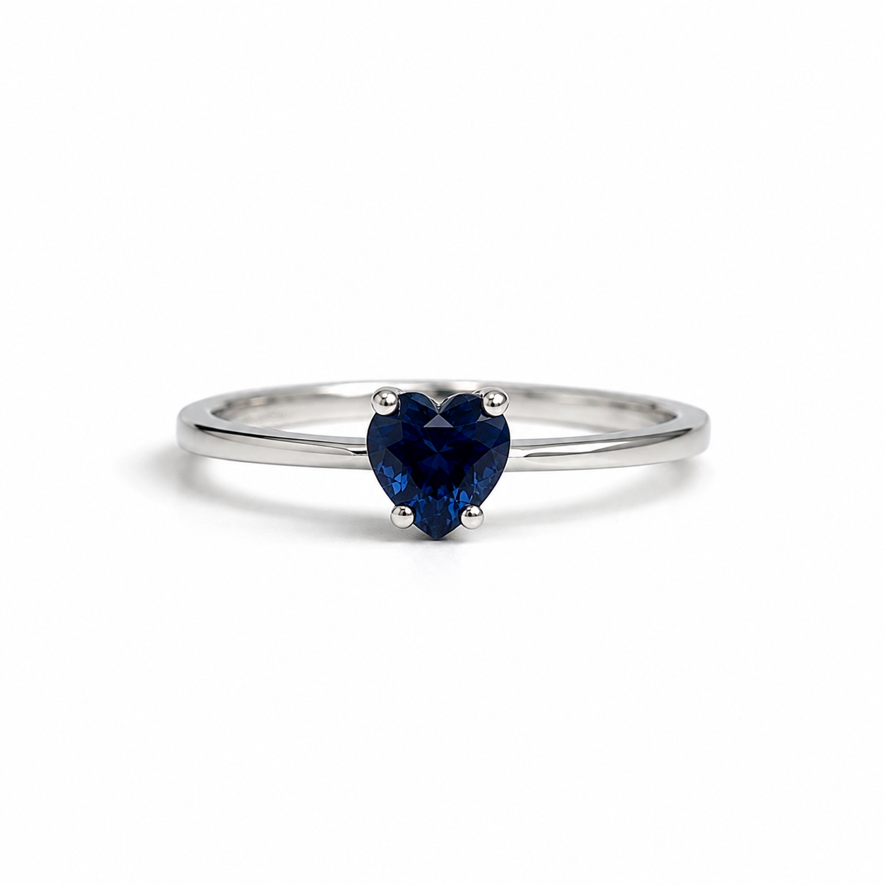 Anello Oro Bianco 9Kt con Zircone Cuore Blu